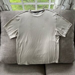 Lululemon T-Shirt